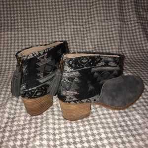 TOMS Leila Azteca print booties!